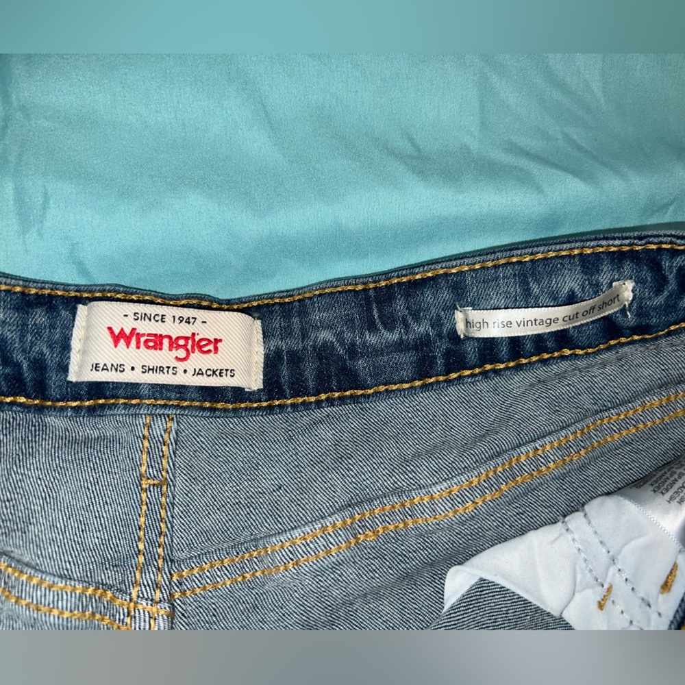 Wrangler Cut Offs - Picture 3 of 4